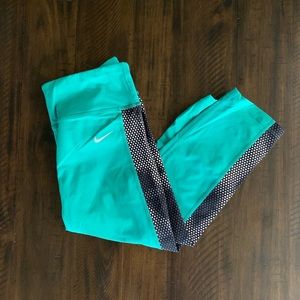 Nike workout leggings (Capri)